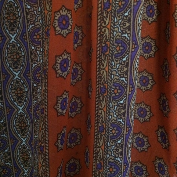 Lightweight Blouse- Guess - Picture 2 of 3